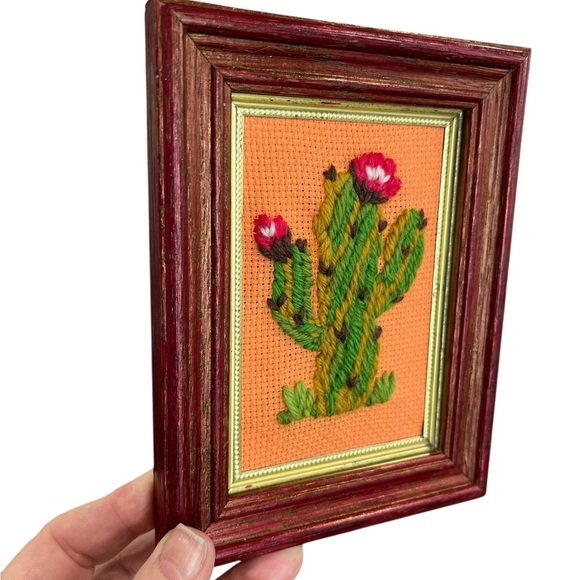 Framed Cactus and Mushroom crewel Embroidery Art repurposed frame - Picture 10 of 10